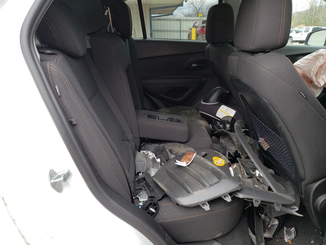 Photo 6 from auction – 2020 CHEVROLET TRAX with VIN 3GNCJKSB7LL317499