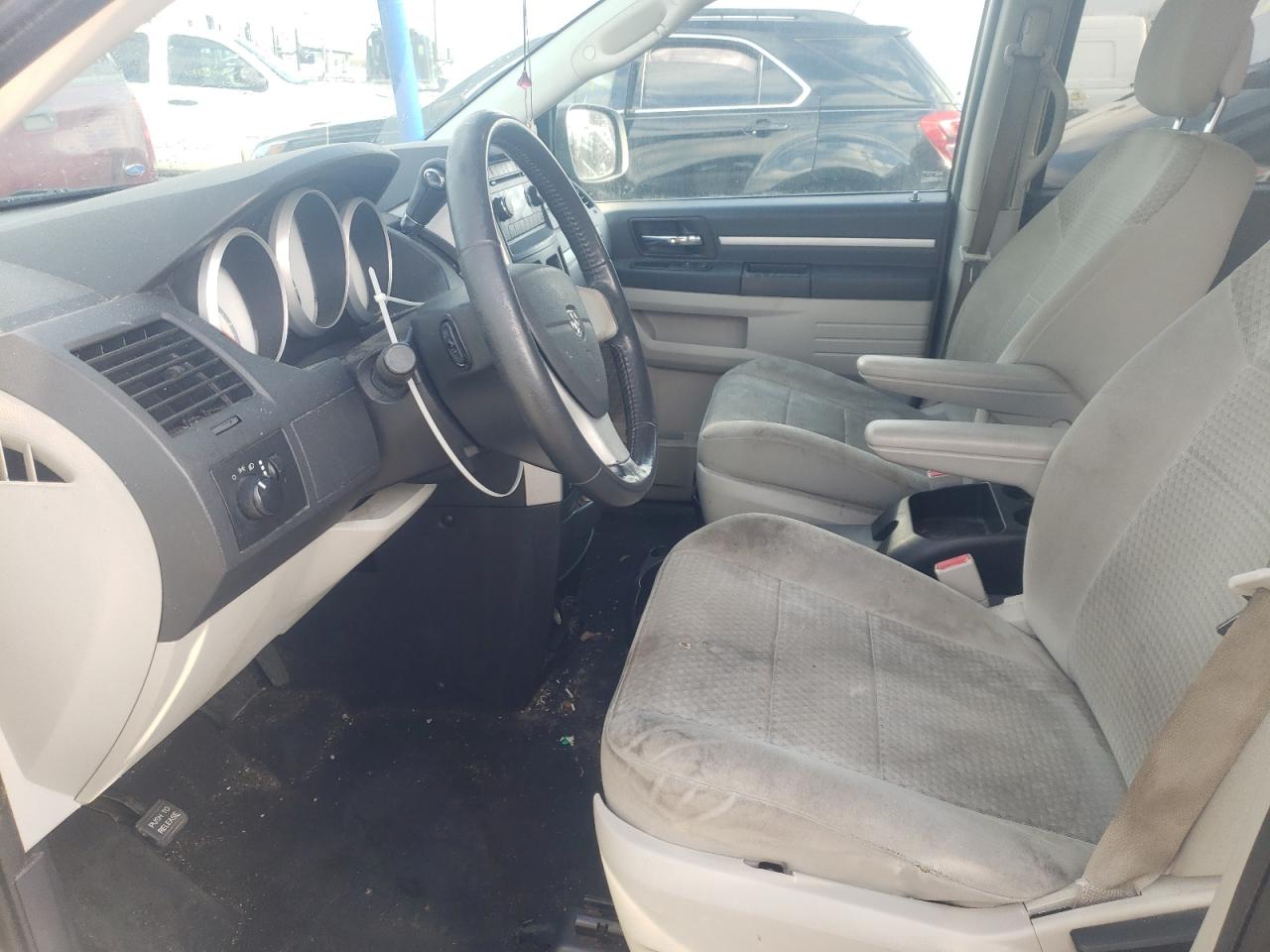 Photo 5 from auction – 2010 DODGE GRAND CARA with VIN 2D4RN3D10AR350333