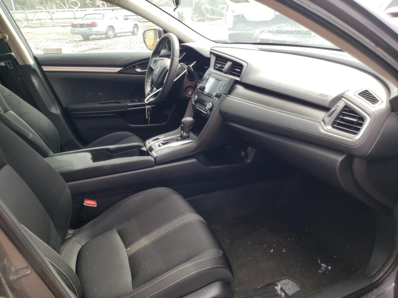 Photo 5 from auction – 2019 HONDA CIVIC LX with VIN 2HGFC2F68KH573365