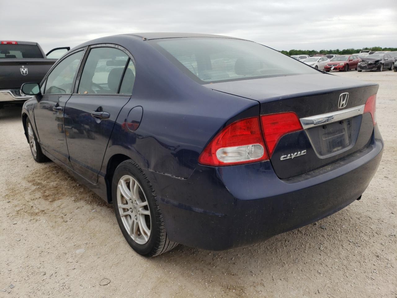 Photo 3 from auction – 2010 HONDA CIVIC LX with VIN 19XFA1F52AE010912
