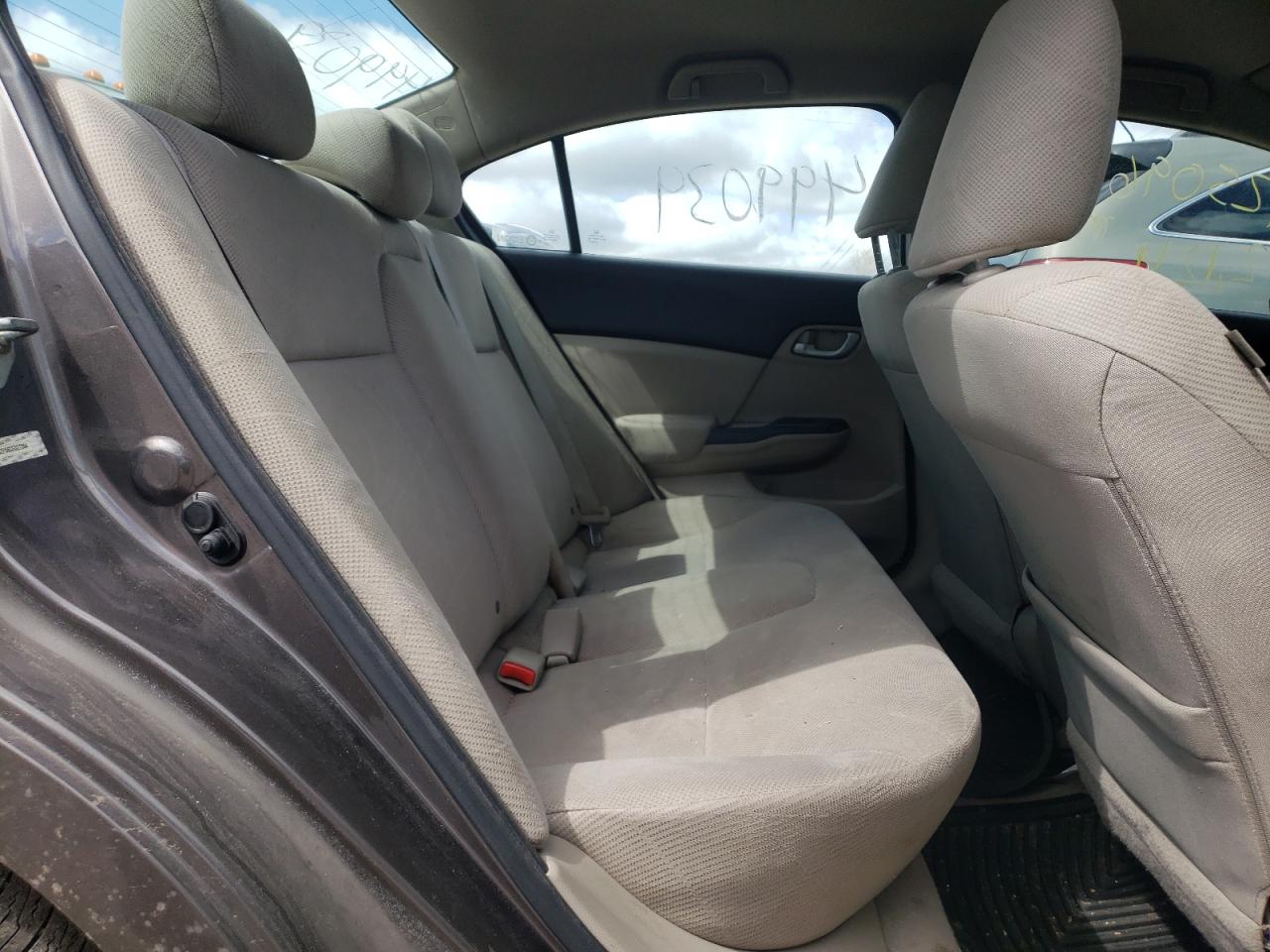 Photo 6 from auction – 2012 HONDA CIVIC LX with VIN 19XFB2F56CE027394