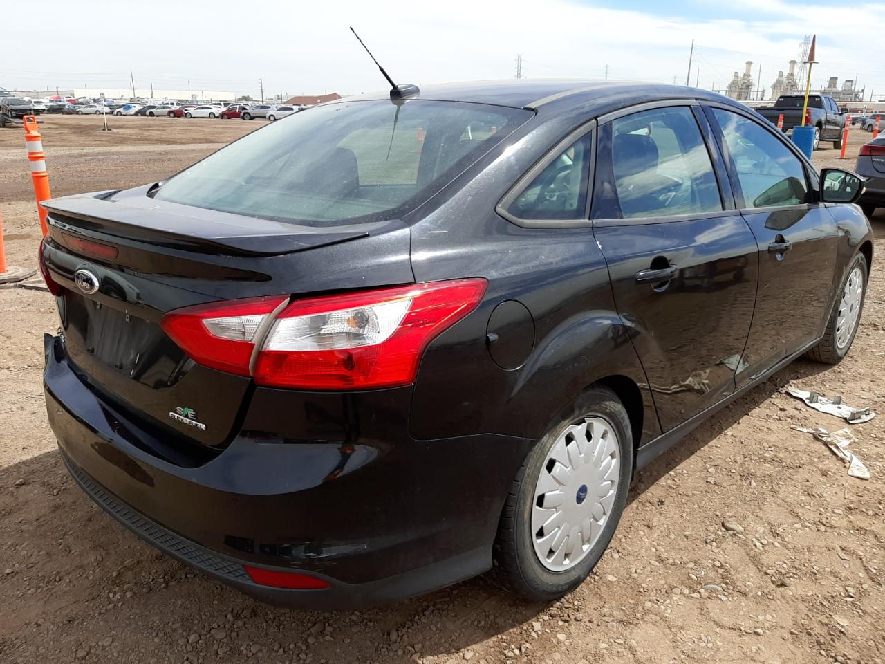 Photo 4 from auction – 2014 FORD FOCUS SE with VIN 1FADP3F26EL386703