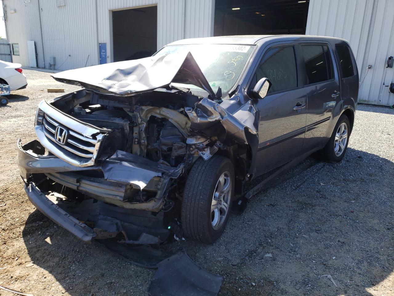 Photo 2 from auction – 2014 HONDA PILOT EXL with VIN 5FNYF4H54EB003825