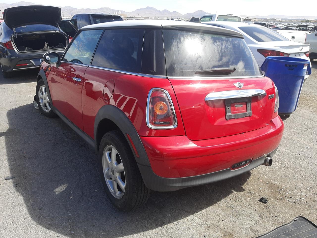 Photo 3 from auction – 2009 MINI COOPER with VIN WMWMF33569TW73960