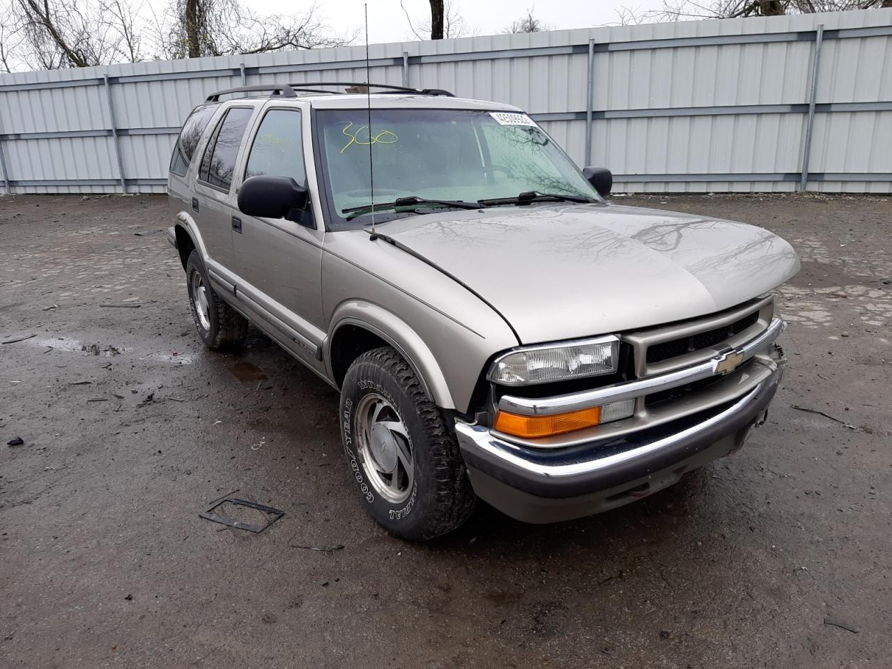 CHEVROLET BLAZER 1999 with VIN 1GNDT13W2X2170865 - Photo from auction