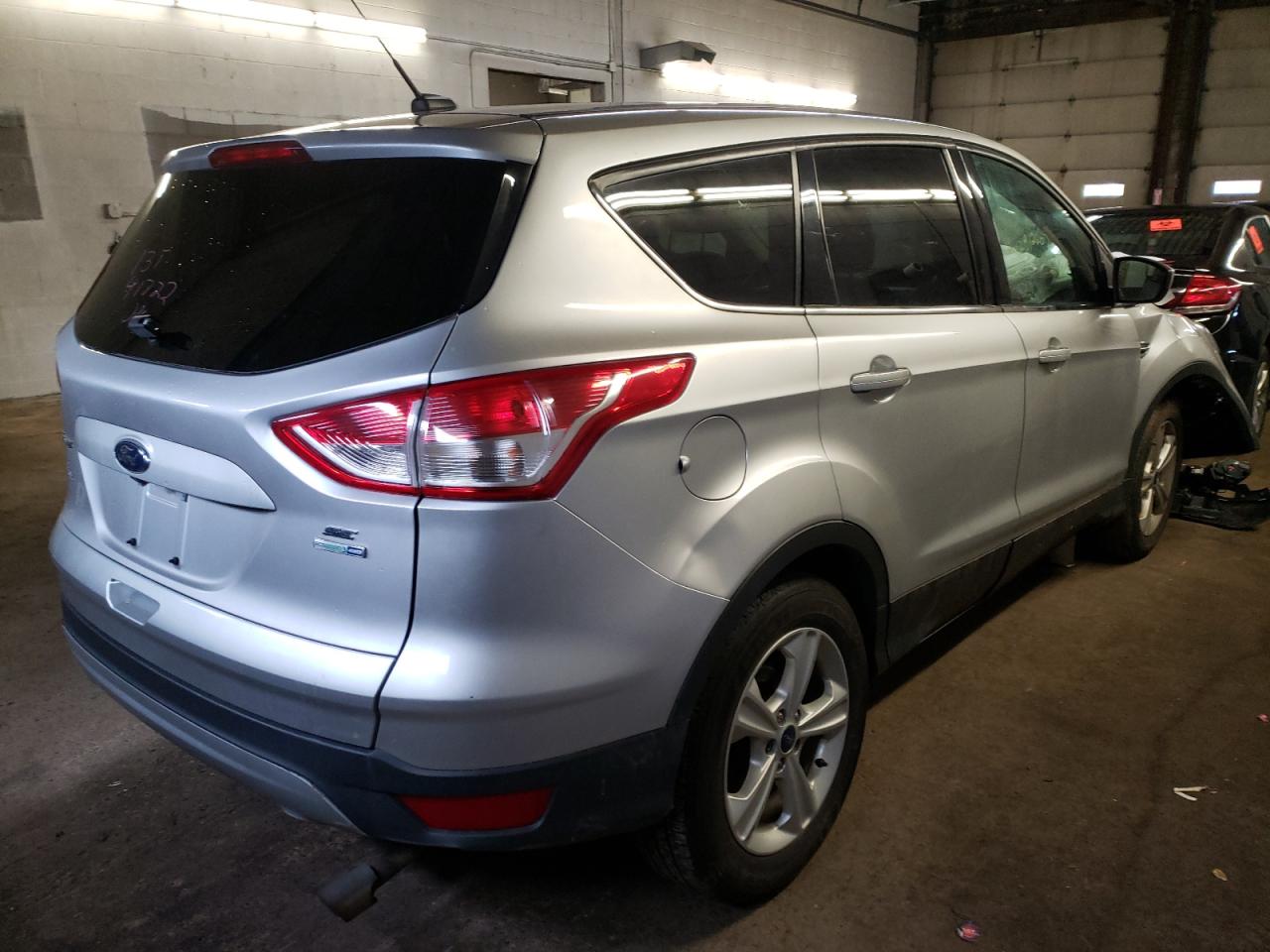 Photo 4 from auction – 2016 FORD ESCAPE SE with VIN 1FMCU9GX4GUC37713