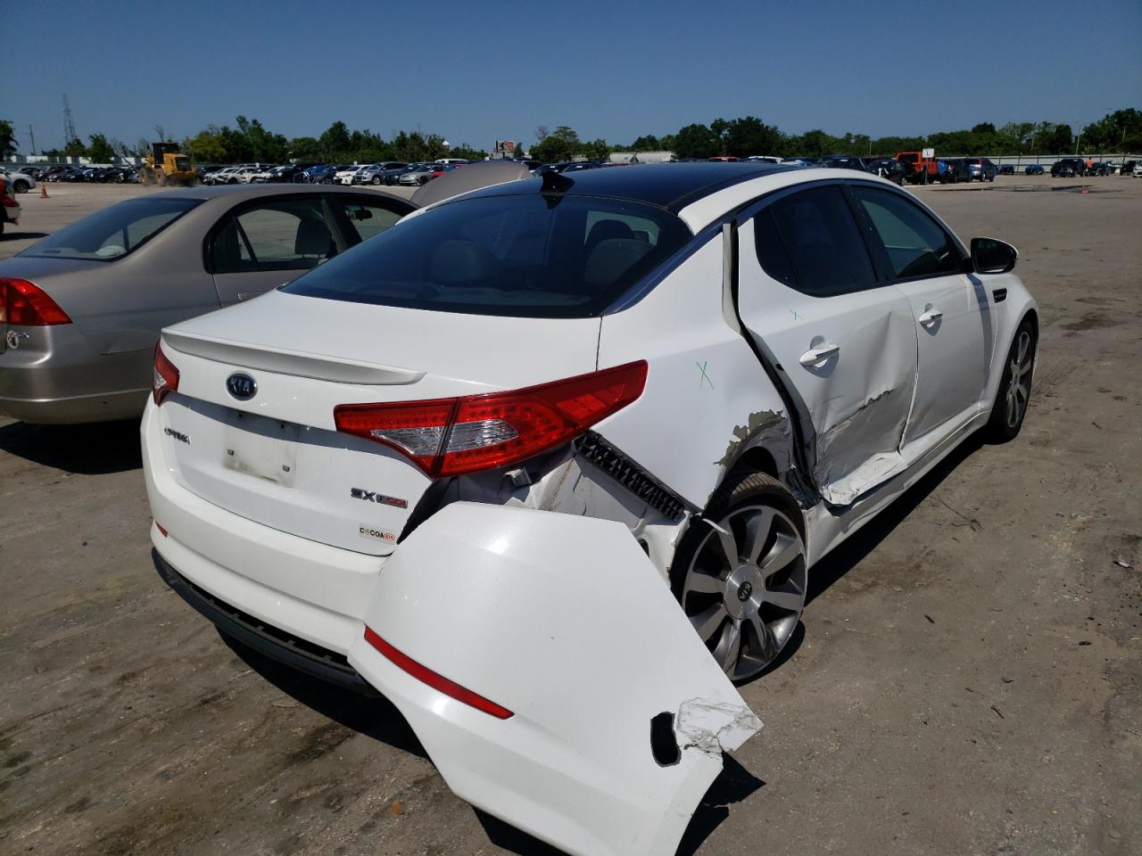 Photo 4 from auction – 2012 KIA OPTIMA SX with VIN 5XXGR4A68CG077541