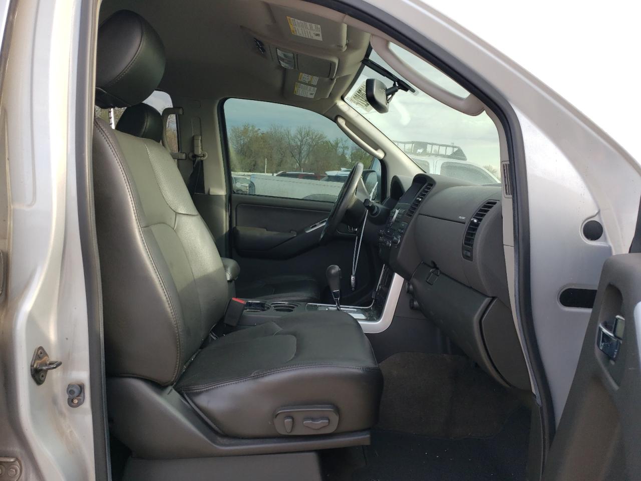 Photo 5 from auction – 2011 NISSAN PATHFINDER with VIN 5N1AR1NB7BC630525