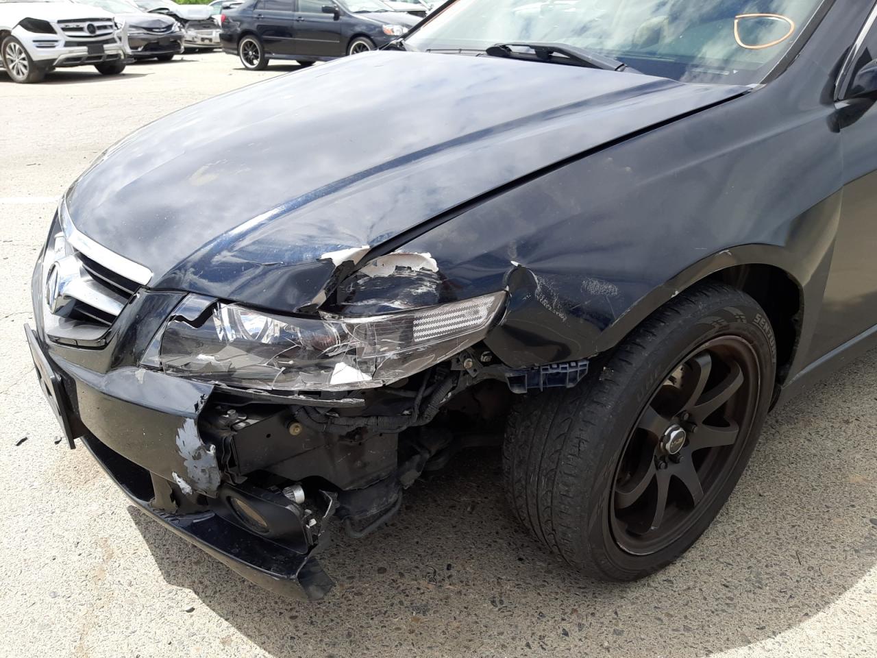 Photo 9 from auction – 2005 ACURA TSX with VIN JH4CL96835C003100