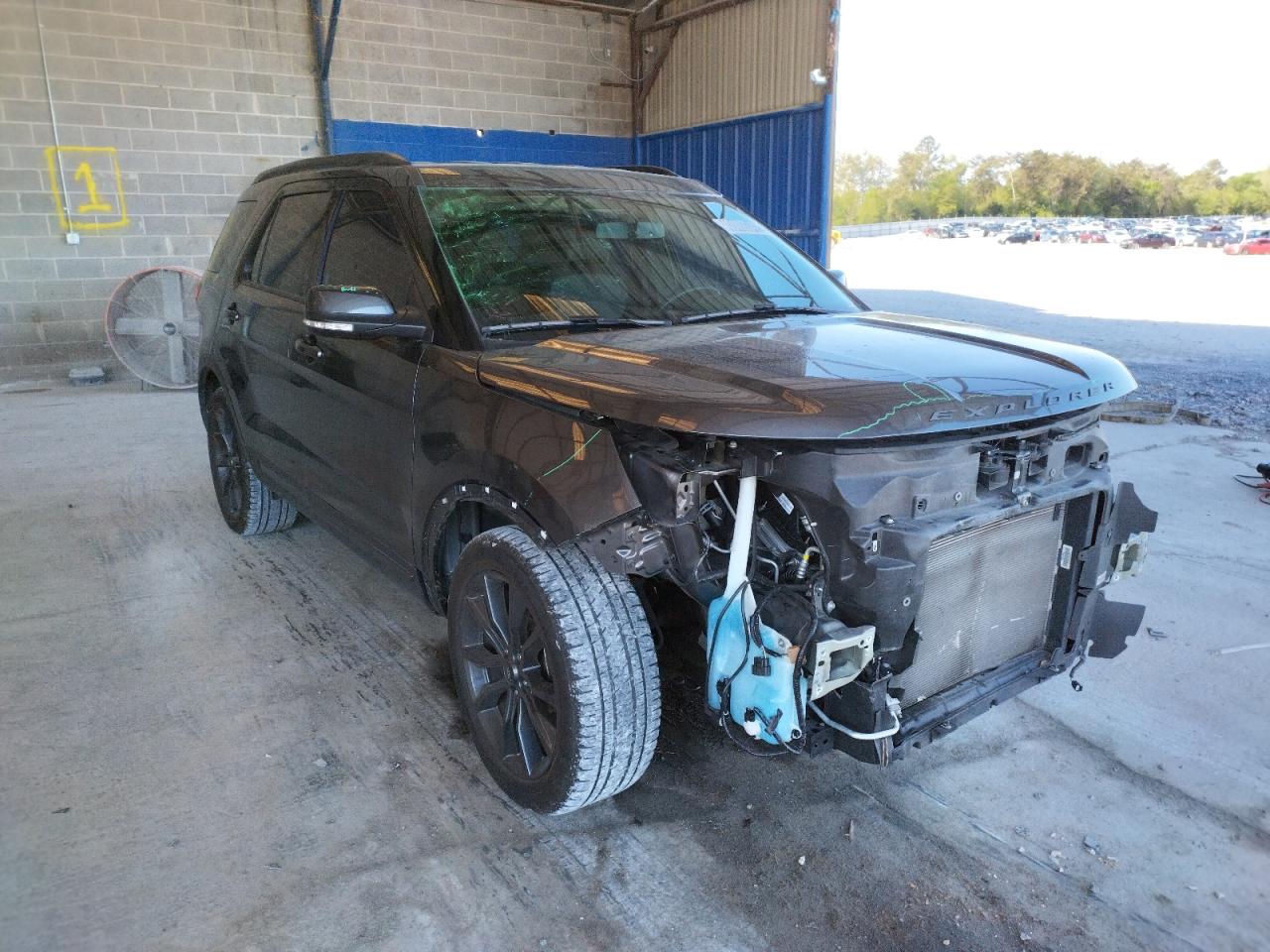 FORD EXPLORER X 2017 with VIN 1FM5K7D8XHGE07833 - Photo from auction