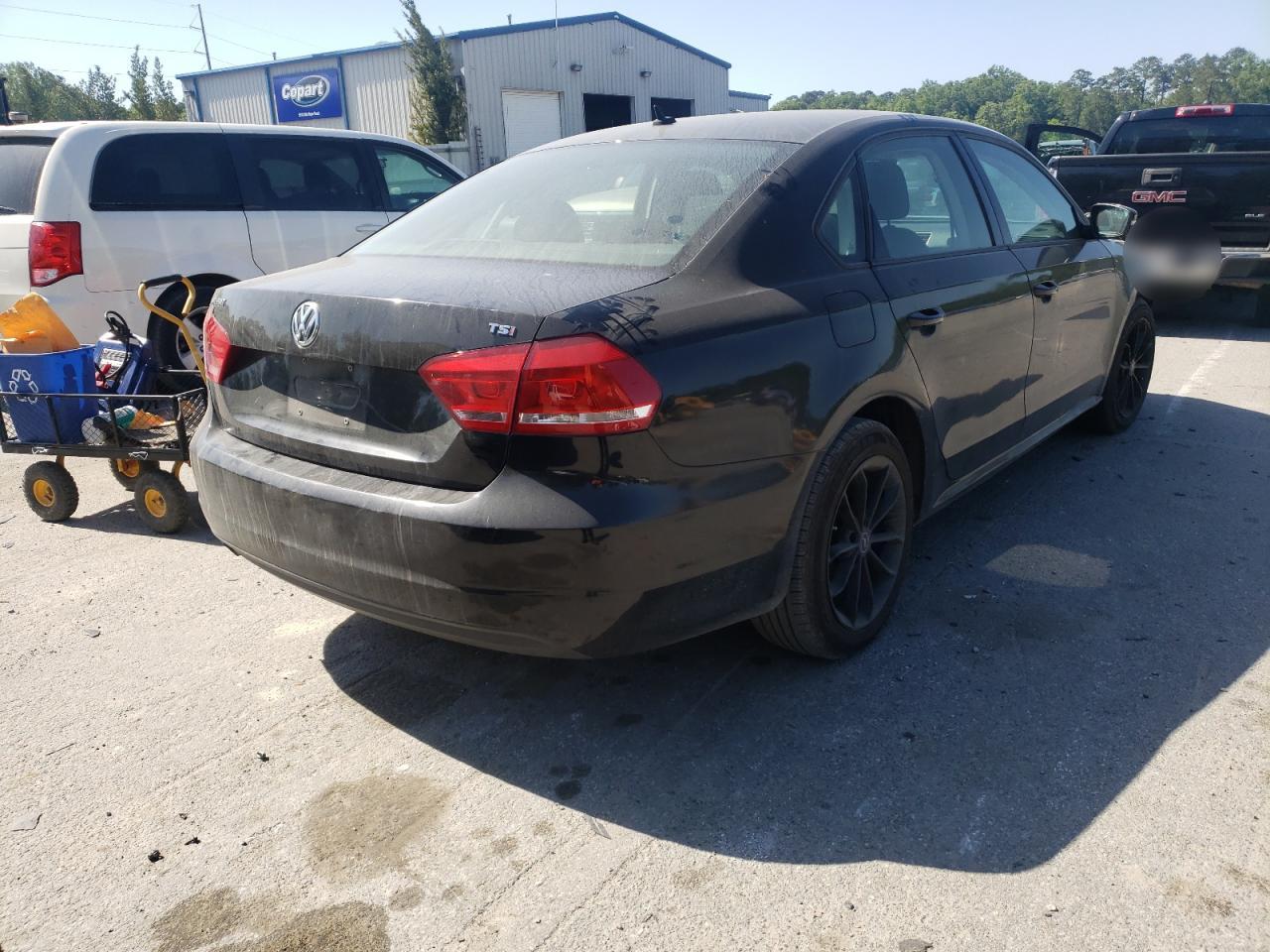 Photo 4 from auction – 2015 VOLKSWAGEN PASSAT S with VIN 1VWAT7A33FC090584