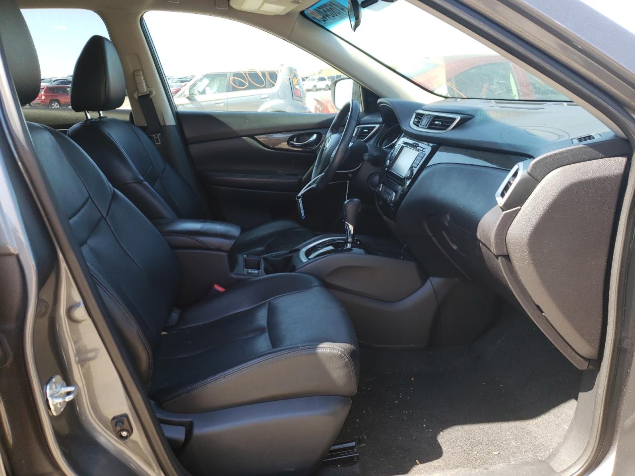 Photo 5 from auction – 2015 NISSAN ROGUE S with VIN 5N1AT2MT0FC897044