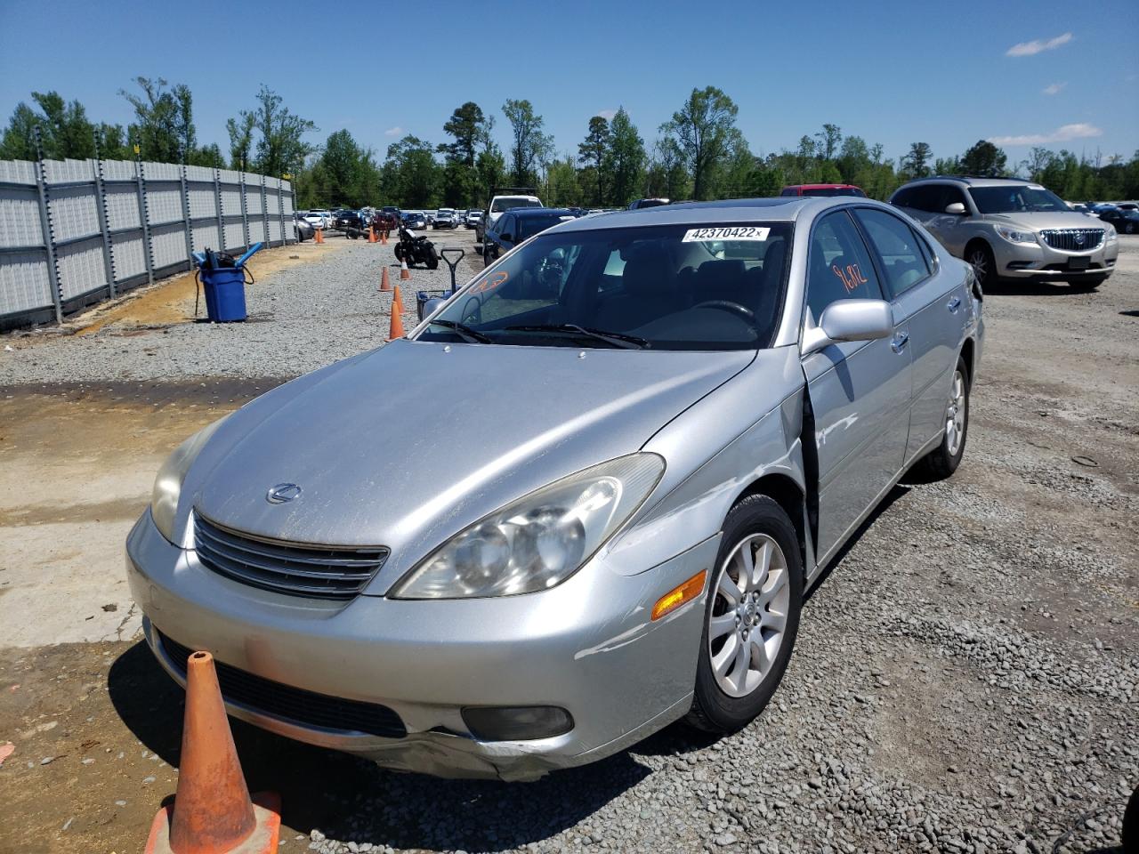 Photo 2 from auction – 2002 LEXUS ES 300 with VIN JTHBF30G520058693