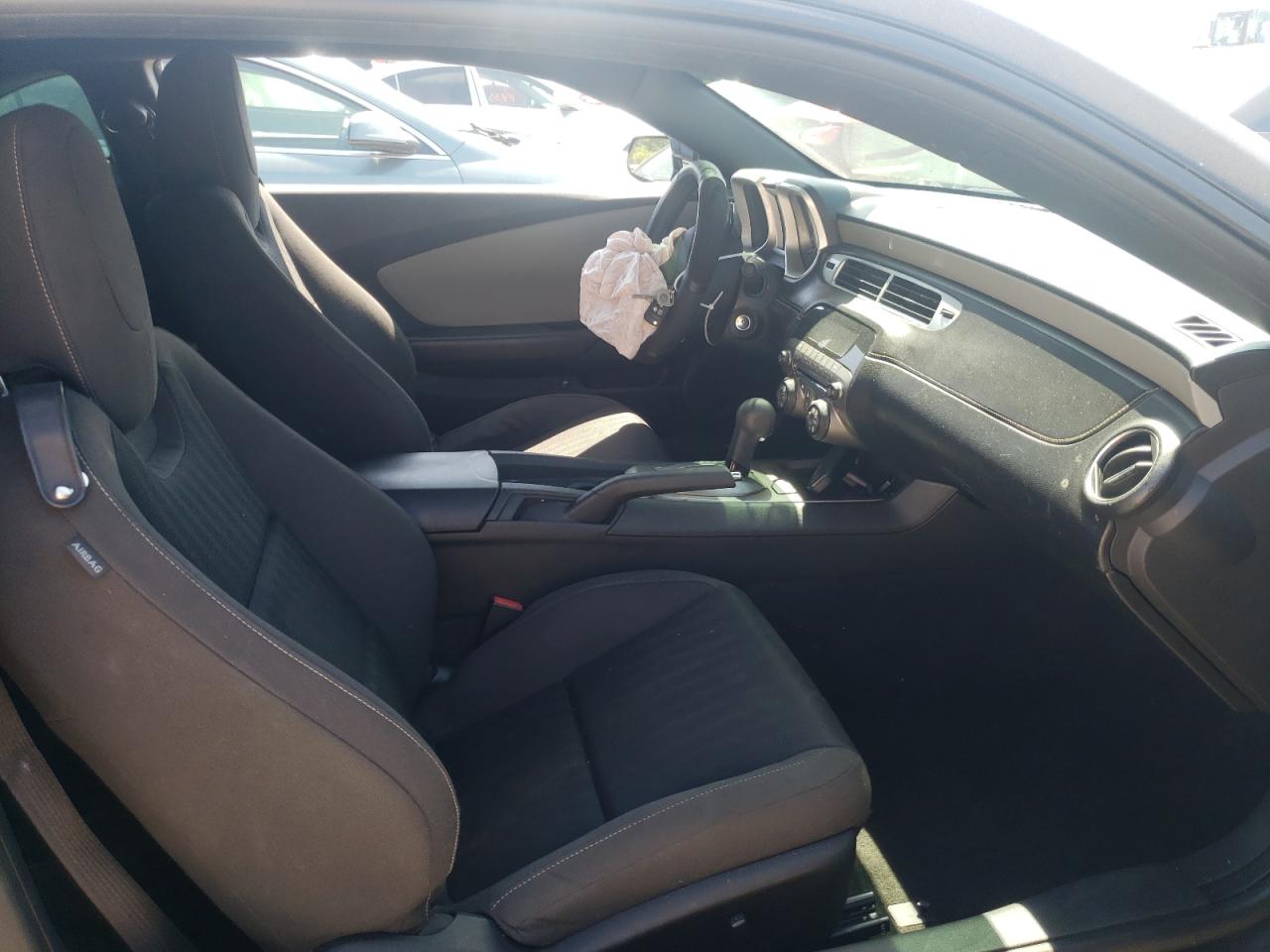 Photo 5 from auction – 2015 CHEVROLET CAMARO LS with VIN 2G1FB1E36F9303854