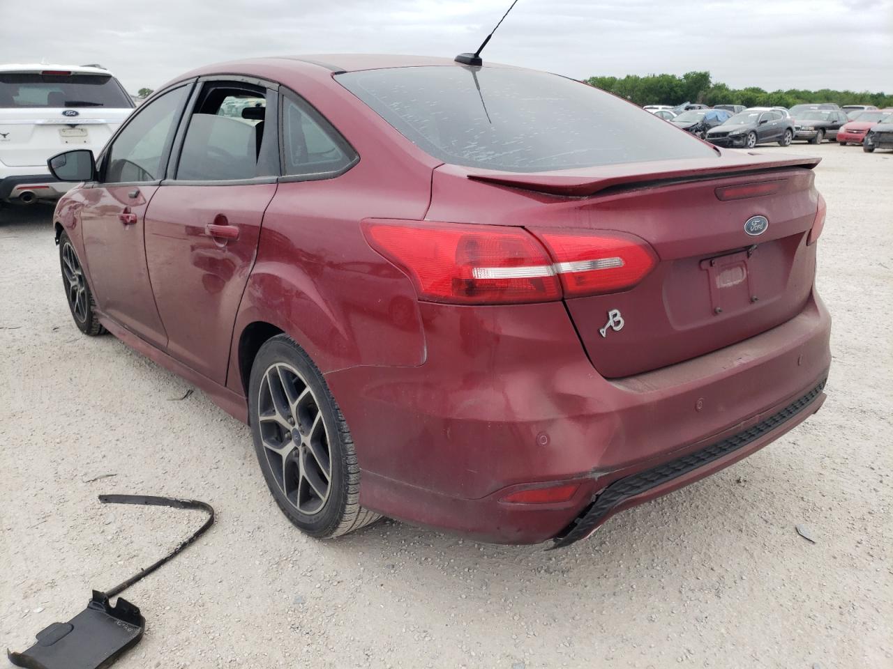 Photo 3 from auction – 2016 FORD FOCUS SE with VIN 1FADP3F2XGL360513