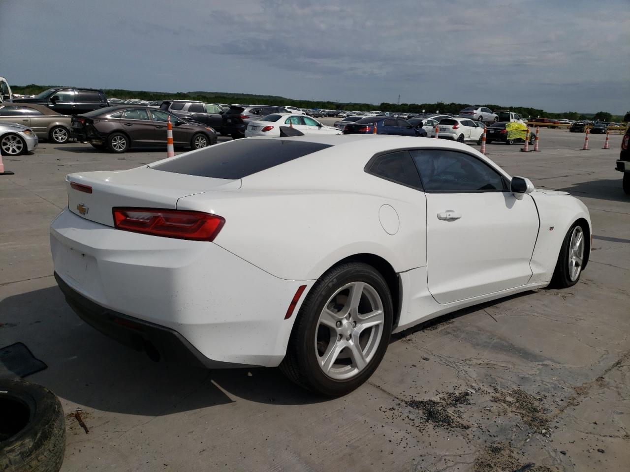 Photo 4 from auction – 2017 CHEVROLET CAMARO LT with VIN 1G1FB1RX6H0165548