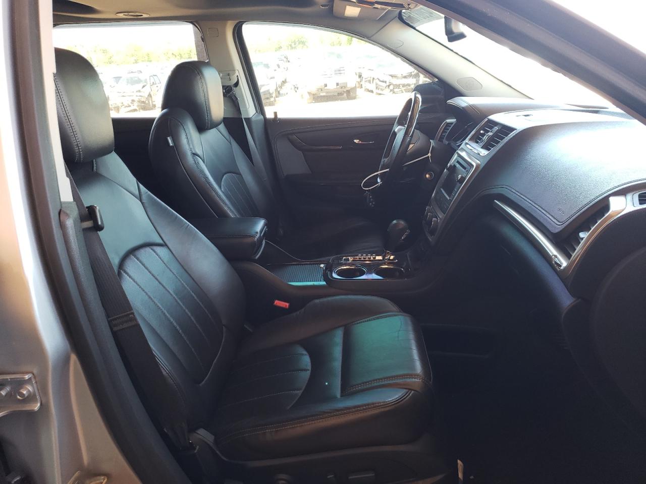 Photo 5 from auction – 2014 GMC ACADIA DEN with VIN 1GKKRTKD6EJ365322