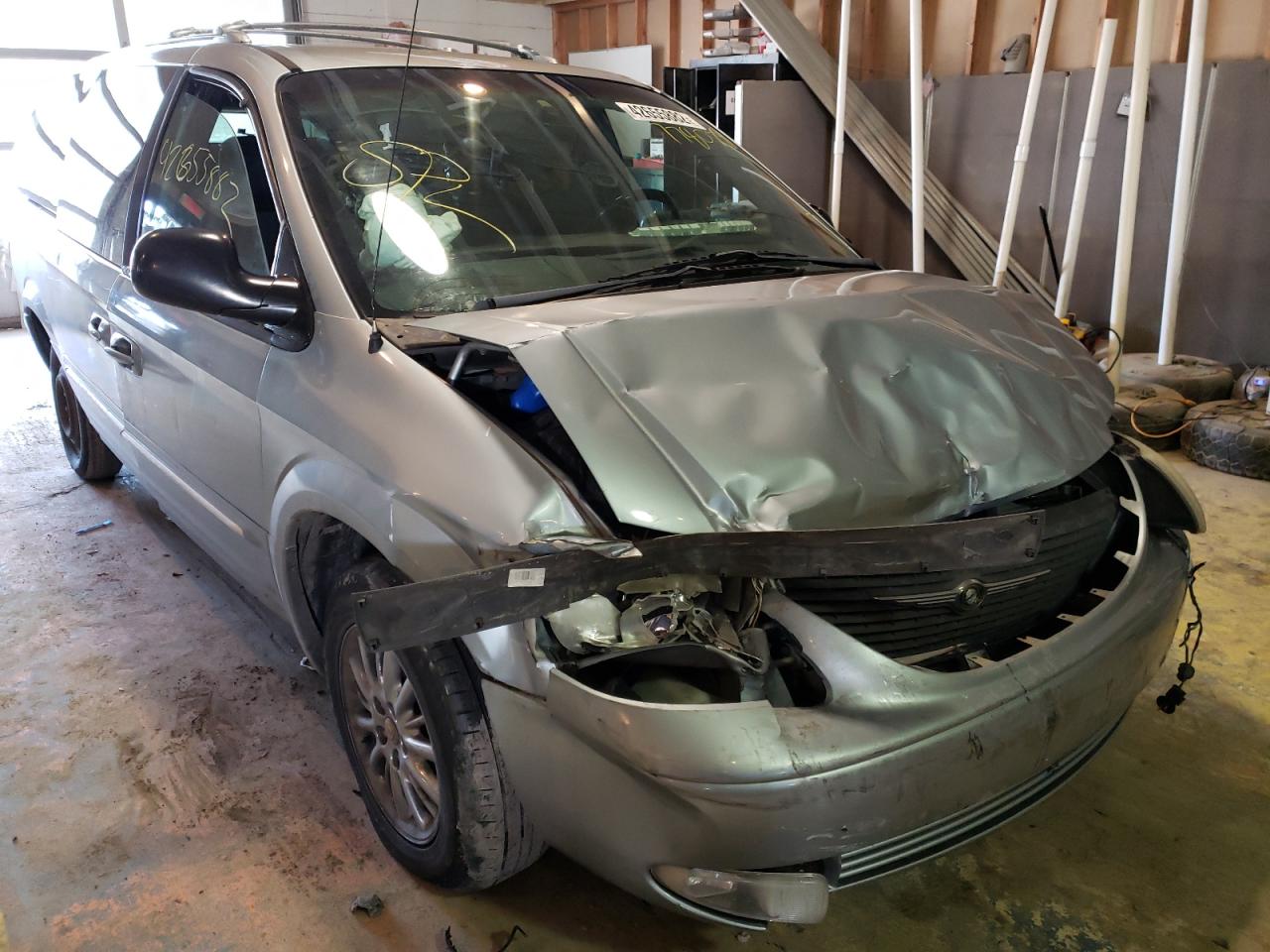 CHRYSLER TOWN & COU 2002 with VIN 2C8GP64L02R778078 - Photo from auction