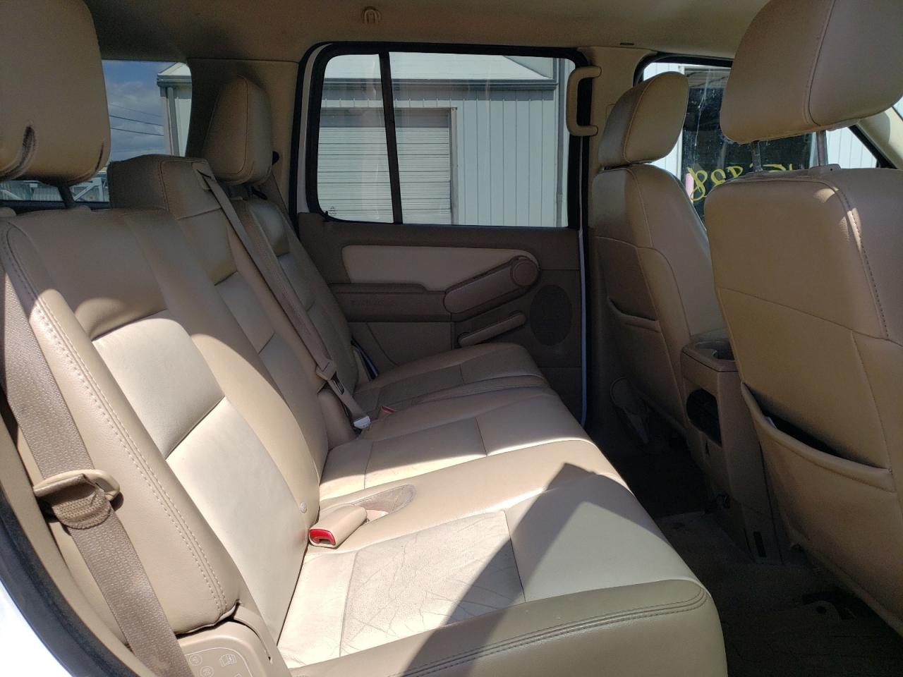 Photo 6 from auction – 2007 FORD EXPLORER E with VIN 1FMEU74E77UB00927