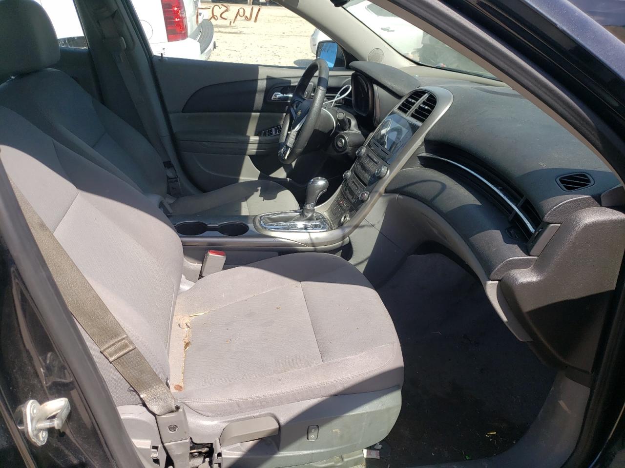 Photo 5 from auction – 2013 CHEVROLET MALIBU LS with VIN 1G11B5SA1DF218011