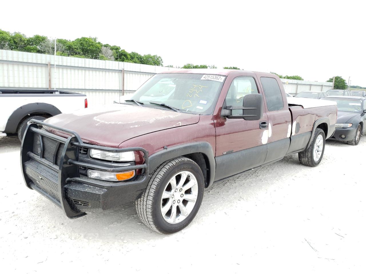 Photo 2 from auction – 2000 CHEVROLET SILVERADO with VIN 1GCEC19TXYE244754