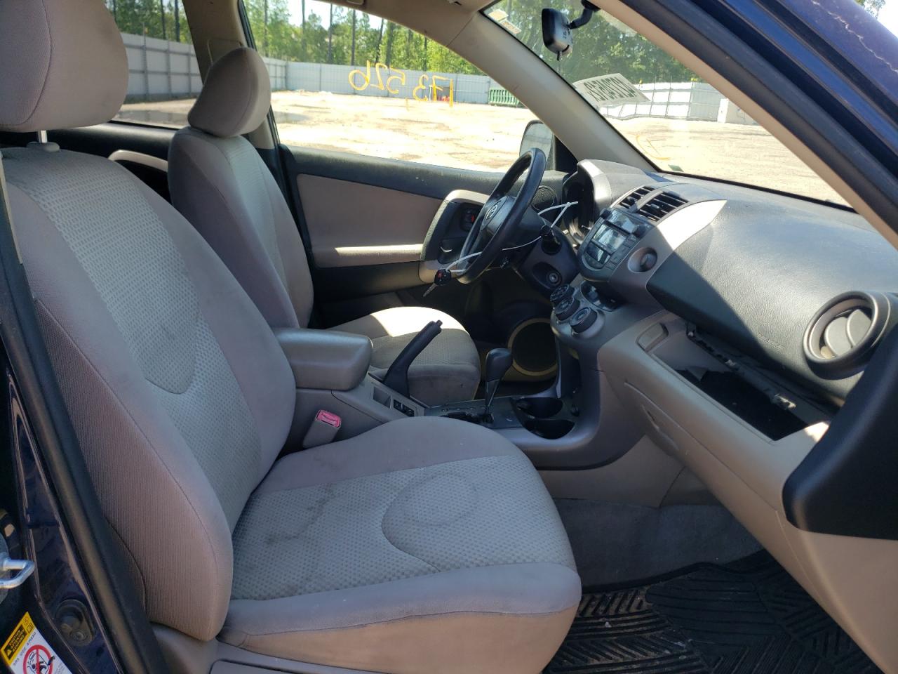 Photo 5 from auction – 2007 TOYOTA RAV4 with VIN JTMZK33V776009232