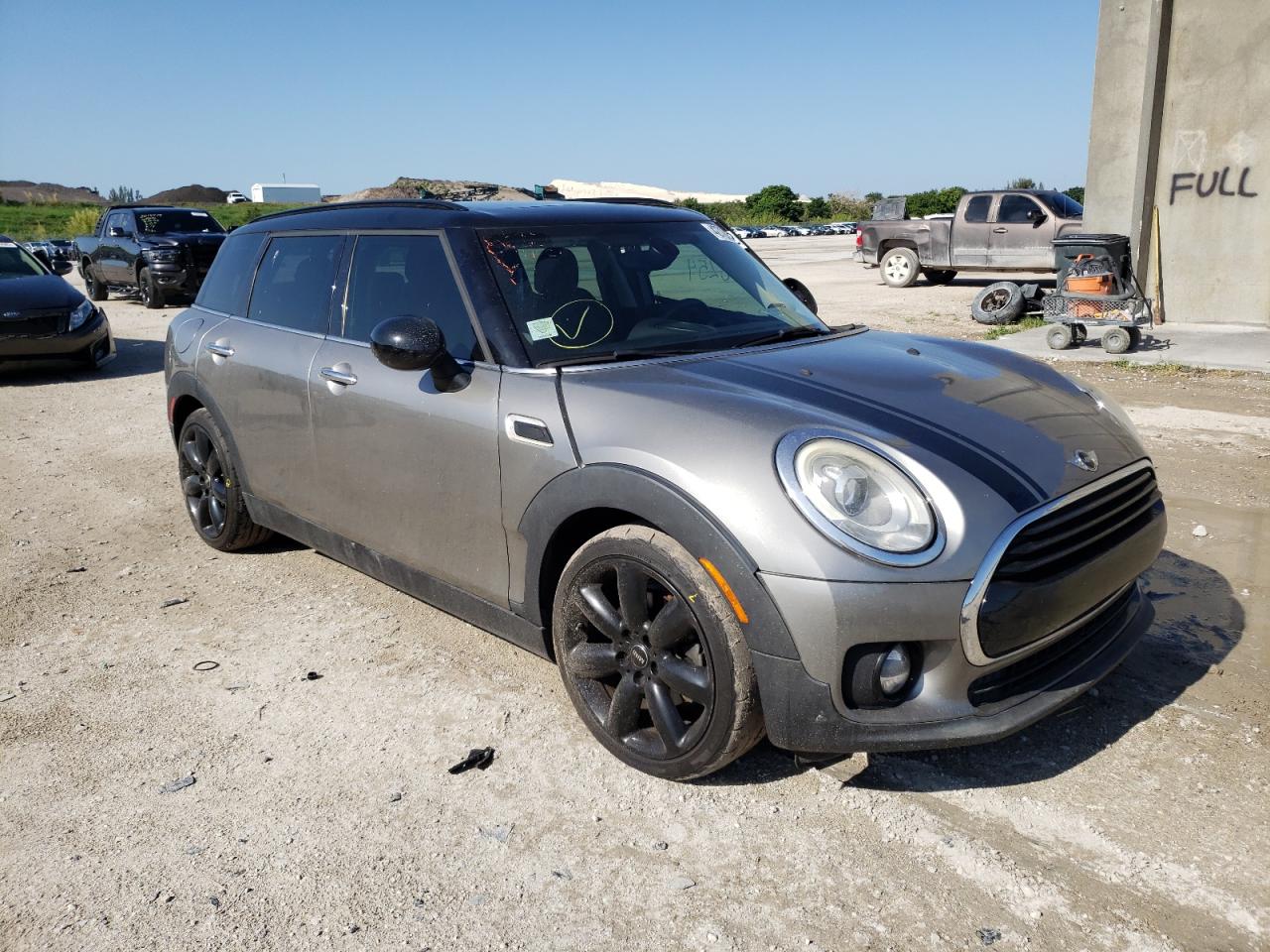 MINI COOPER CLU 2016 with VIN WMWLN5C57G2E31100 - Photo from auction