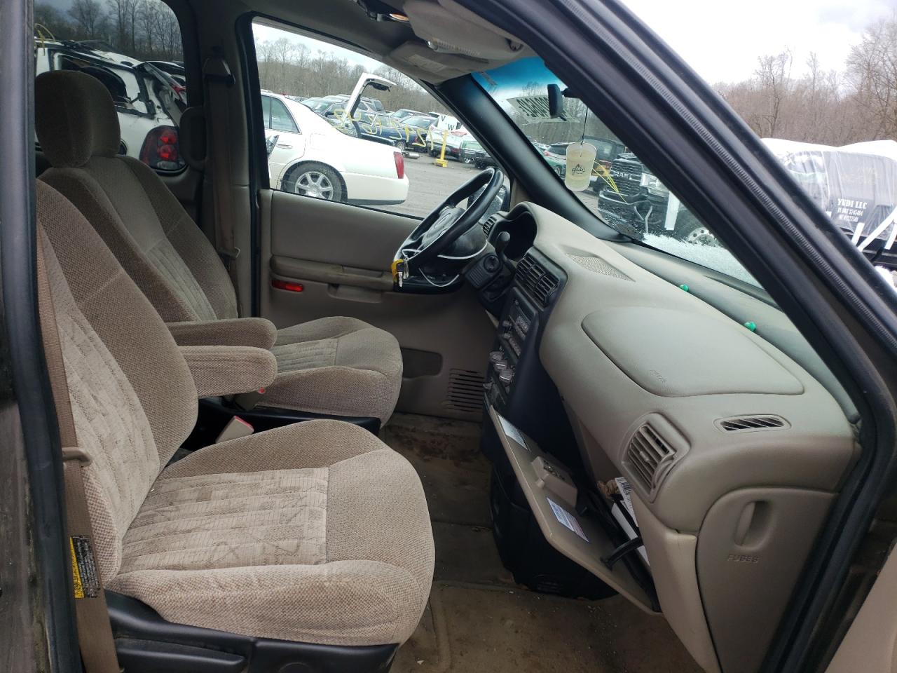 Photo 5 from auction – 2003 PONTIAC MONTANA with VIN 1GMDX03E53D168195
