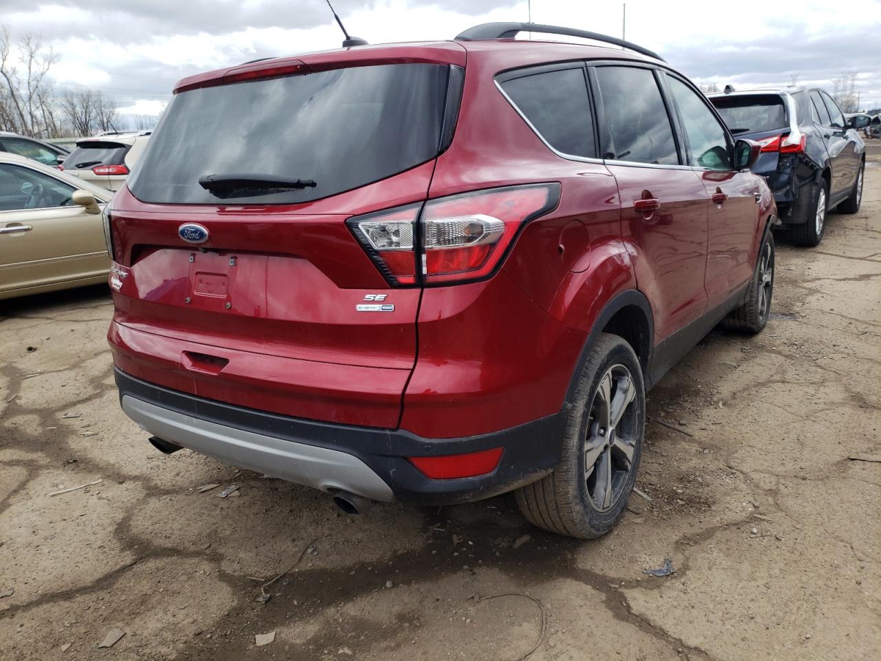 Photo 4 from auction – 2017 FORD ESCAPE SE with VIN 1FMCU9GD3HUB76622