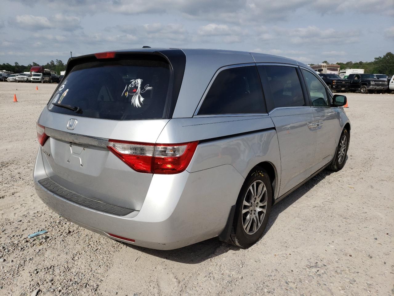 Photo 4 from auction – 2011 HONDA ODYSSEY EX with VIN 5FNRL5H62BB025703