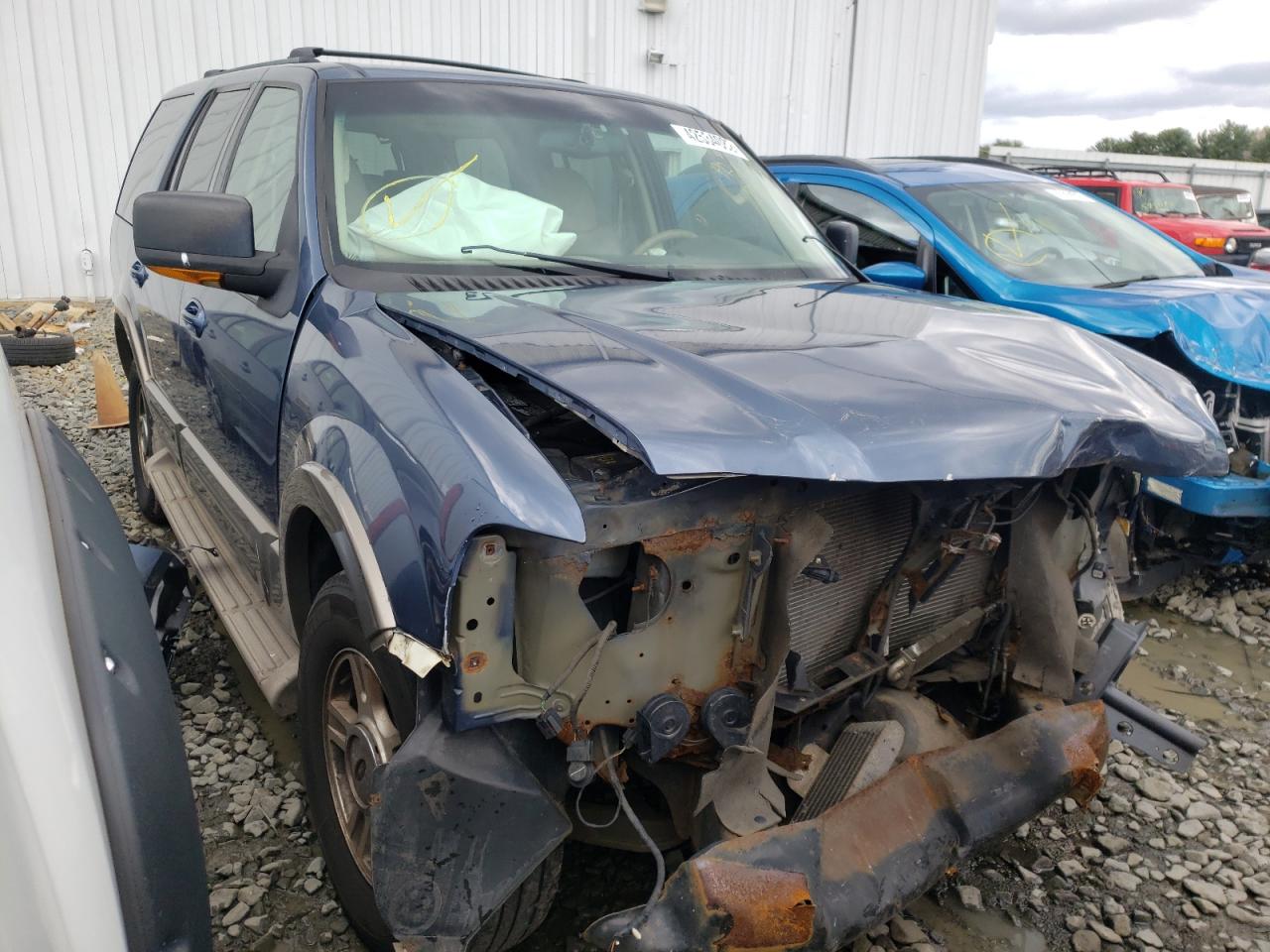 FORD EXPEDITION 2004 with VIN 1FMFU18L34LA74256 - Photo from auction