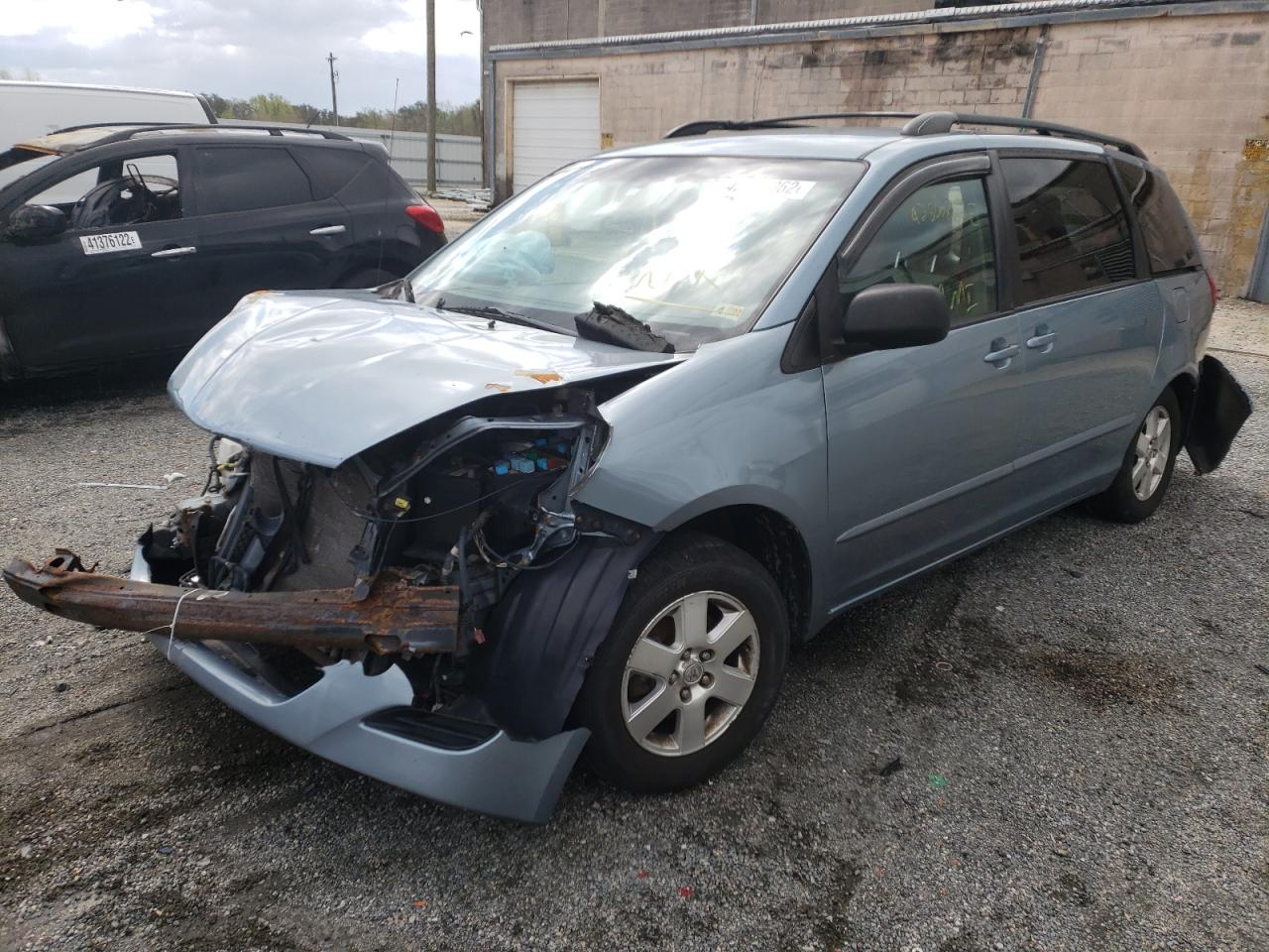 Photo 2 from auction – 2007 TOYOTA SIENNA CE with VIN 5TDZK23C57S034137