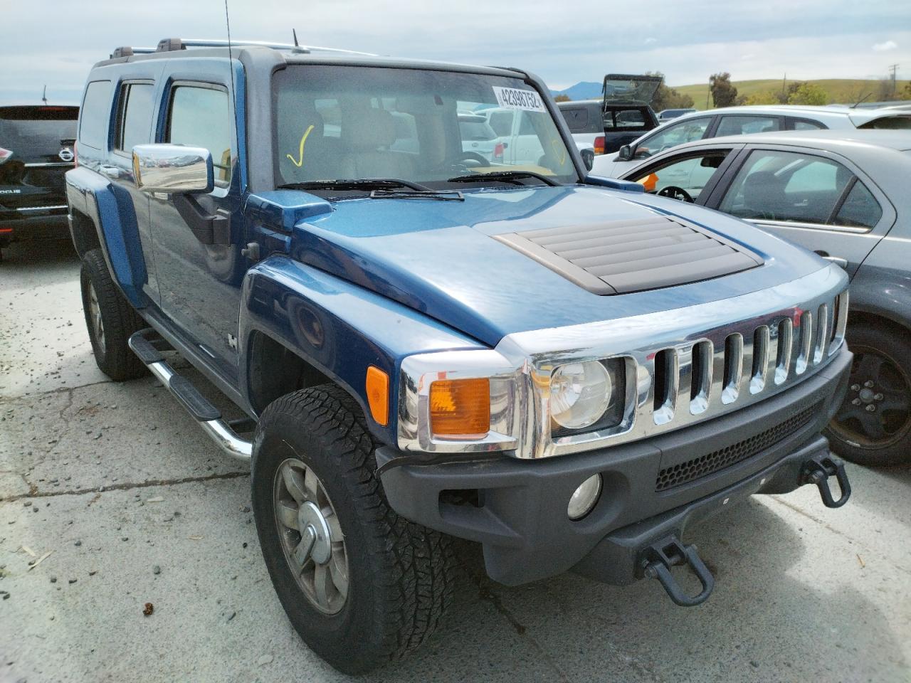Photo 3 from auction – 2006 HUMMER H3 with VIN 5GTDN136068143431