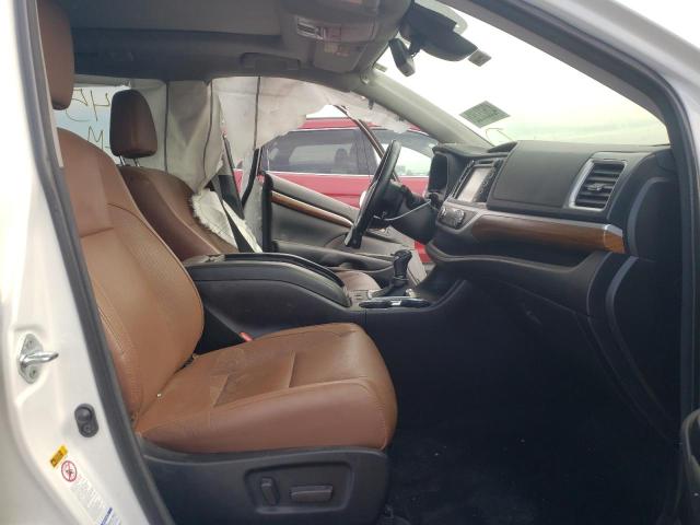 Photo 5 from auction – 2017 TOYOTA HIGHLANDER with VIN 5TDDZRFH7HS479311