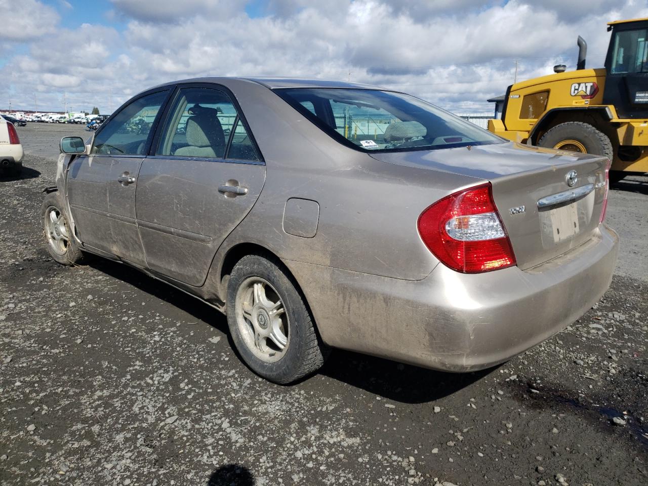 Photo 3 from auction – 2004 TOYOTA CAMRY LE with VIN JTDBE32K540262368