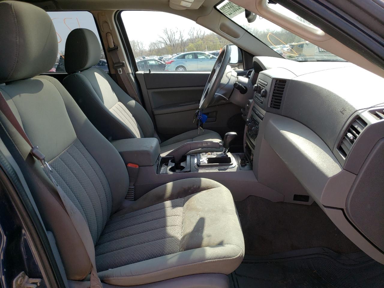 Photo 5 from auction – 2006 JEEP GRAND CHER with VIN 1J4HR48N26C112493