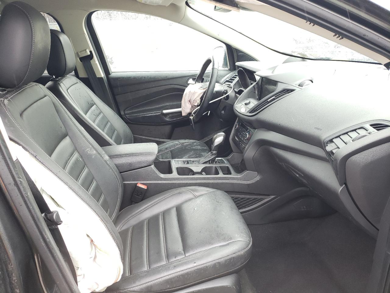 Photo 5 from auction – 2019 FORD ESCAPE SEL with VIN 1FMCU9HD3KUA68653
