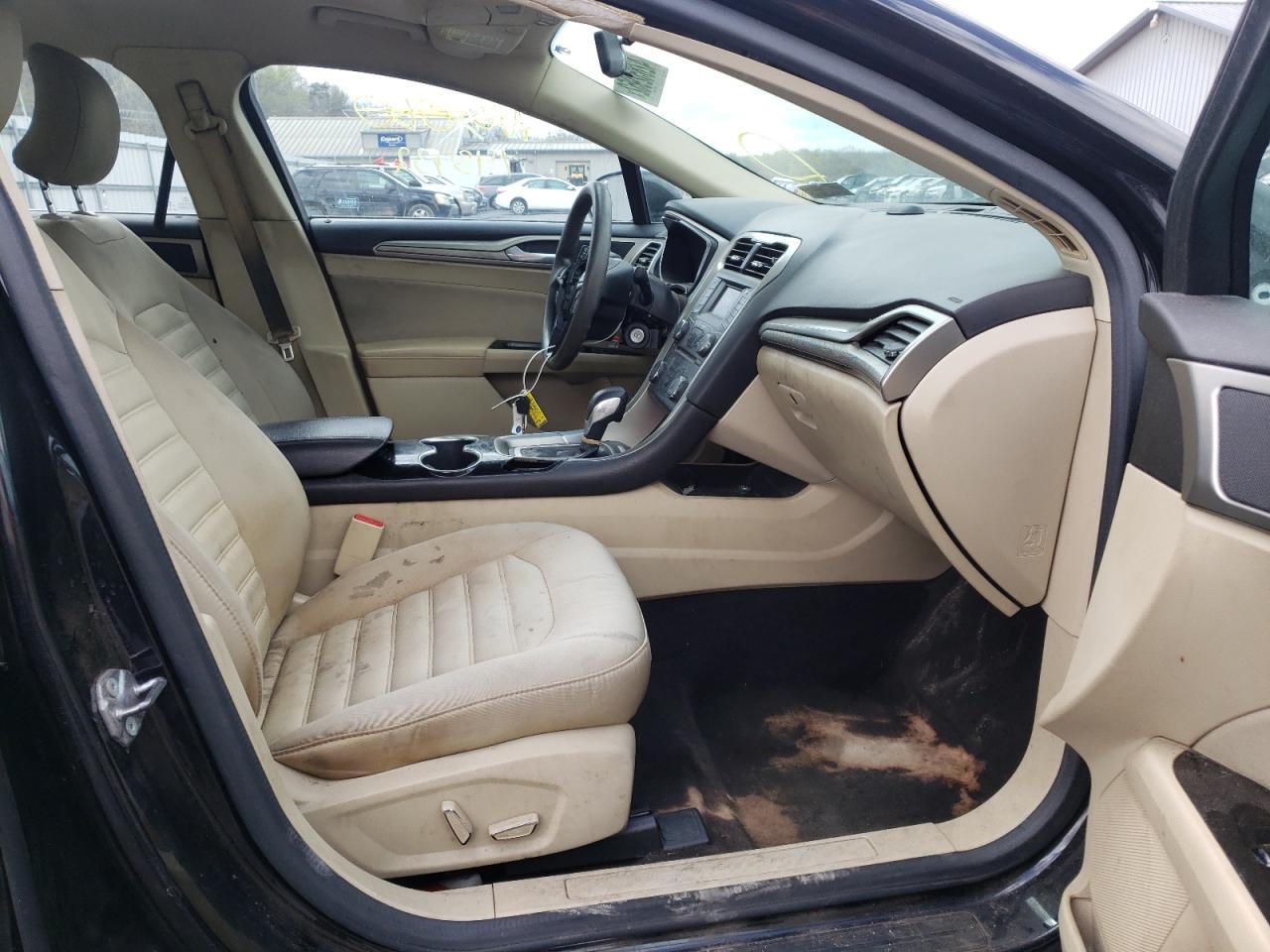 Photo 5 from auction – 2015 FORD FUSION SE with VIN 1FA6P0HD2F5124107