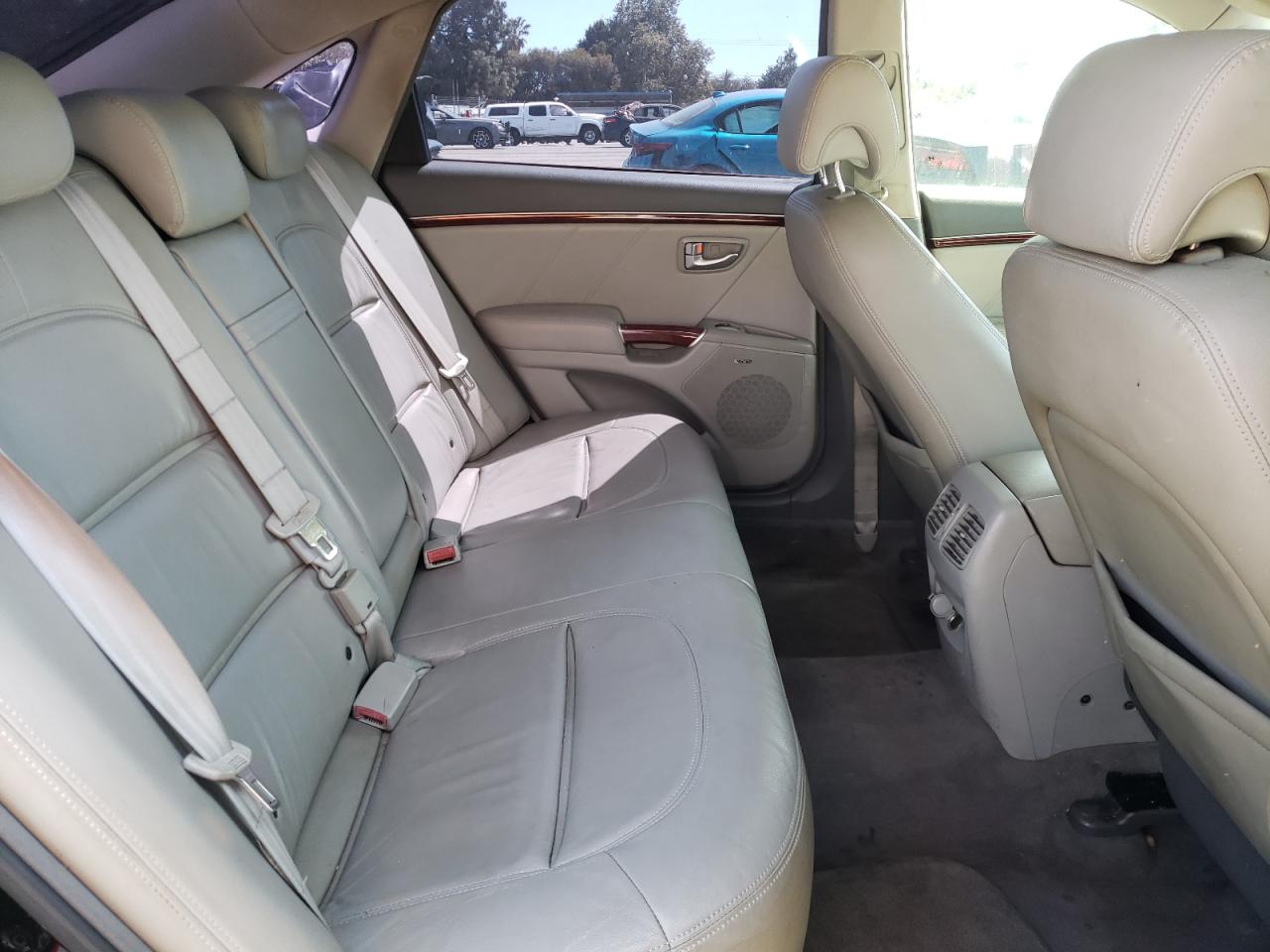 Photo 6 from auction – 2008 HYUNDAI AZERA SE with VIN KMHFC46F28A318952