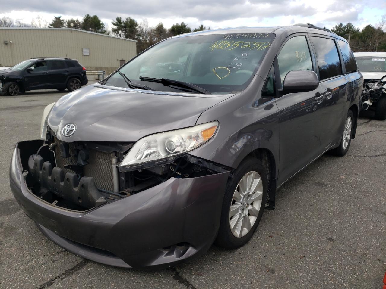 Photo 2 from auction – 2011 TOYOTA SIENNA LE with VIN 5TDJK3DC8BS012451