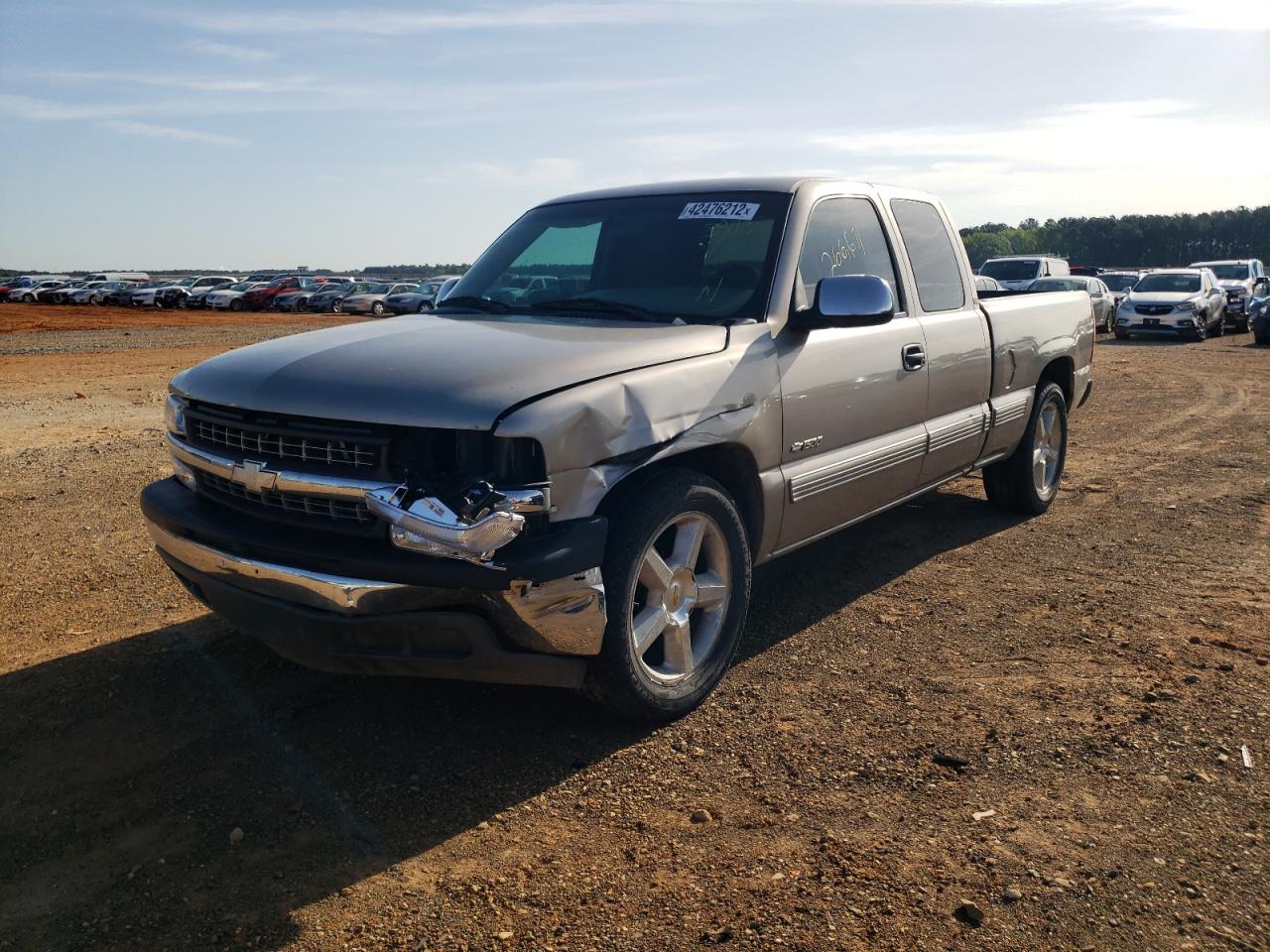 Photo 2 from auction – 2001 CHEVROLET SILVERADO with VIN 2GCEC19W111363973