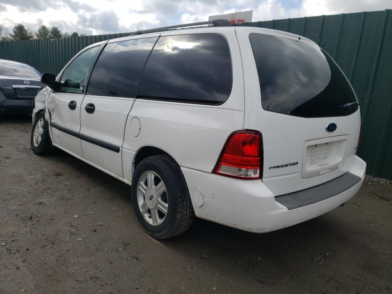 Photo 3 from auction – 2007 FORD FREESTAR S with VIN 2FMZA51697BA01169