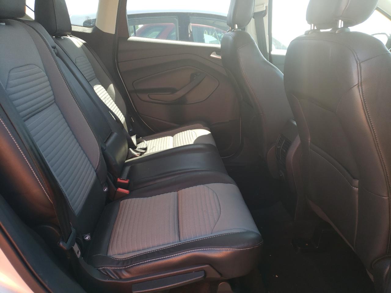 Photo 6 from auction – 2018 FORD ESCAPE SE with VIN 1FMCU0GDXJUD18787