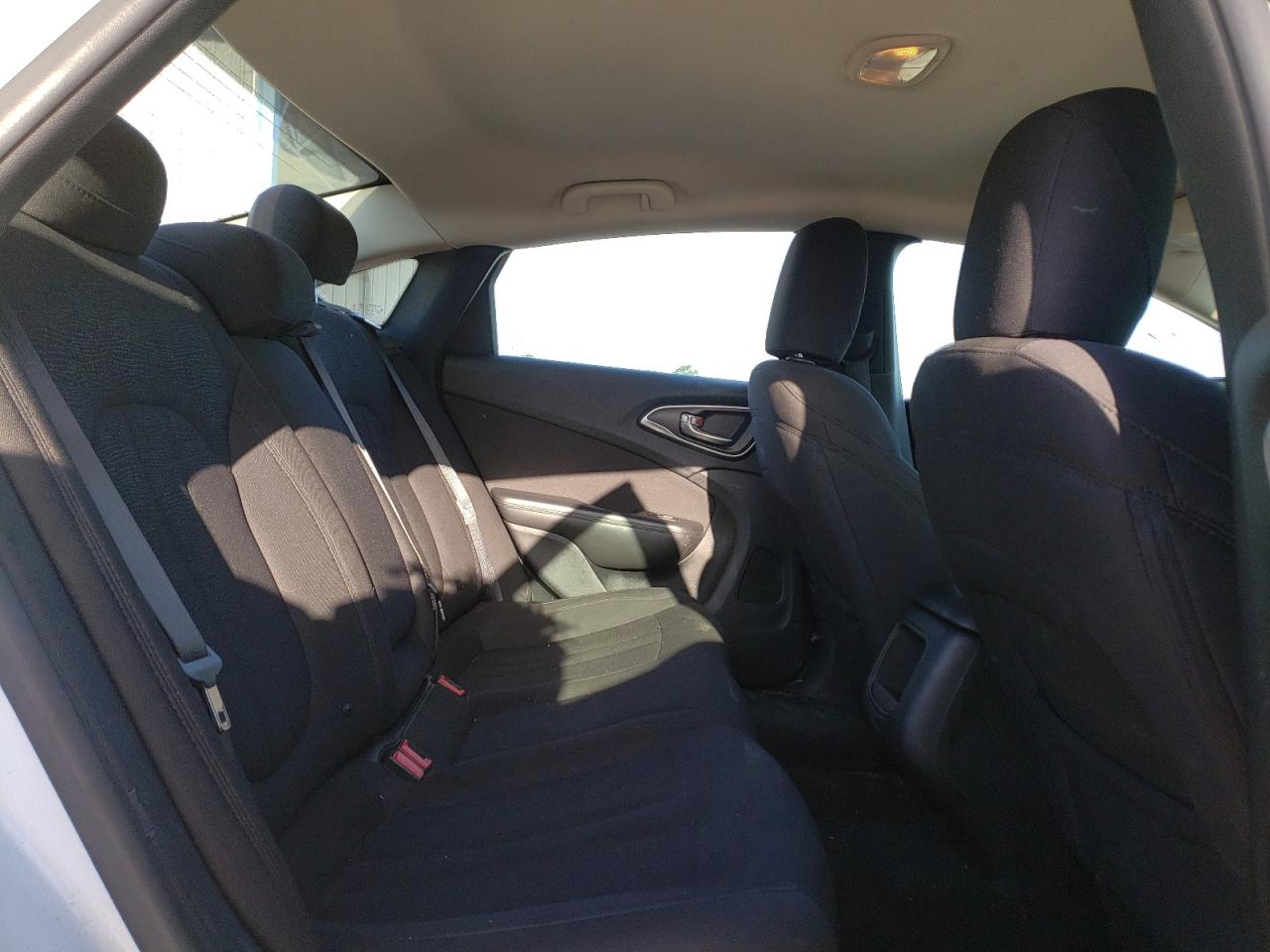 Photo 6 from auction – 2015 CHRYSLER 200 LIMITE with VIN 1C3CCCAB0FN659752