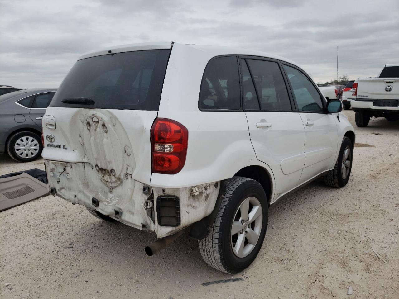 Photo 4 from auction – 2005 TOYOTA RAV4 with VIN JTEGD20VX50067654