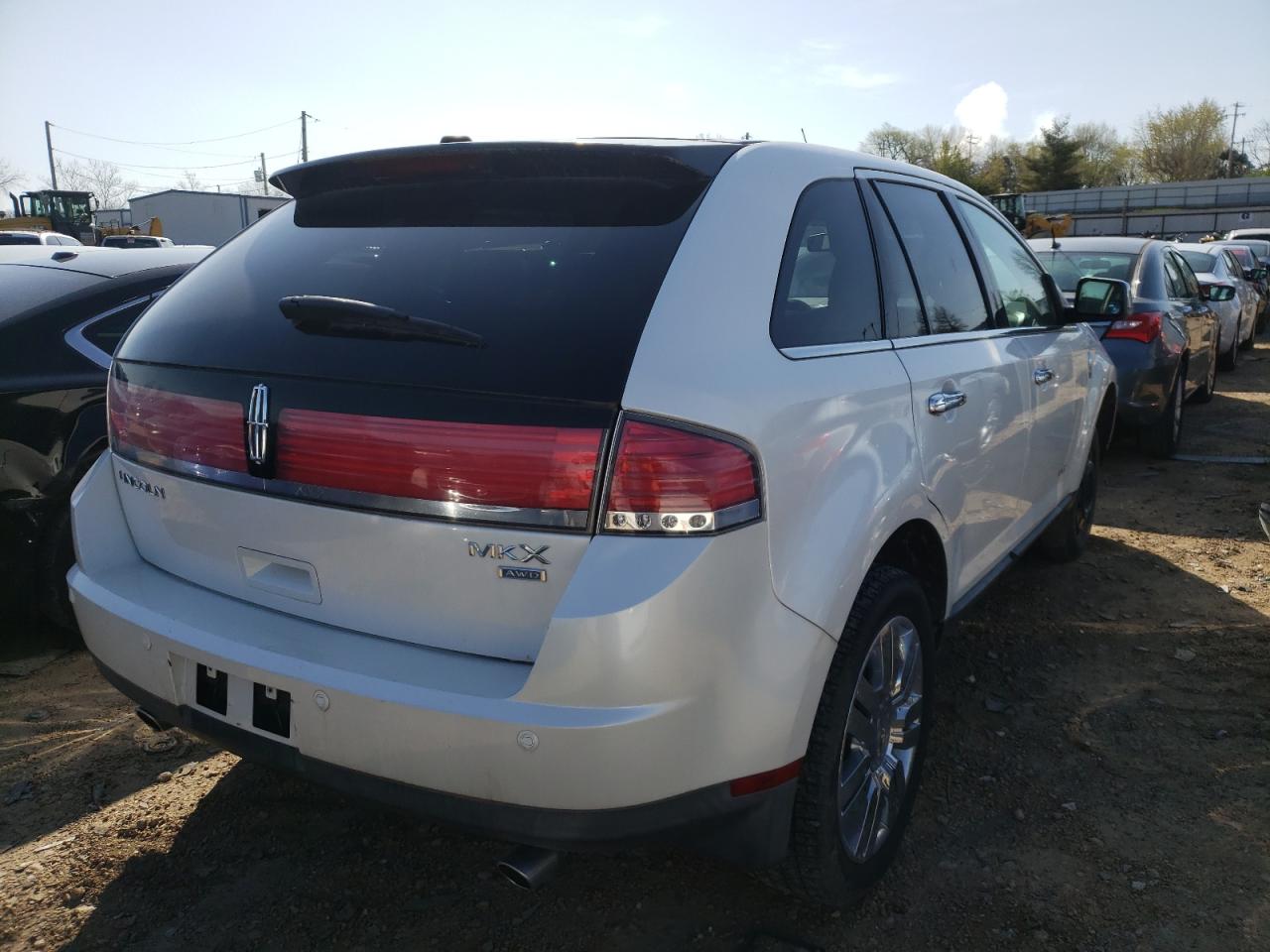Photo 4 from auction – 2009 LINCOLN MKX with VIN 2LMDU88C99BJ01049