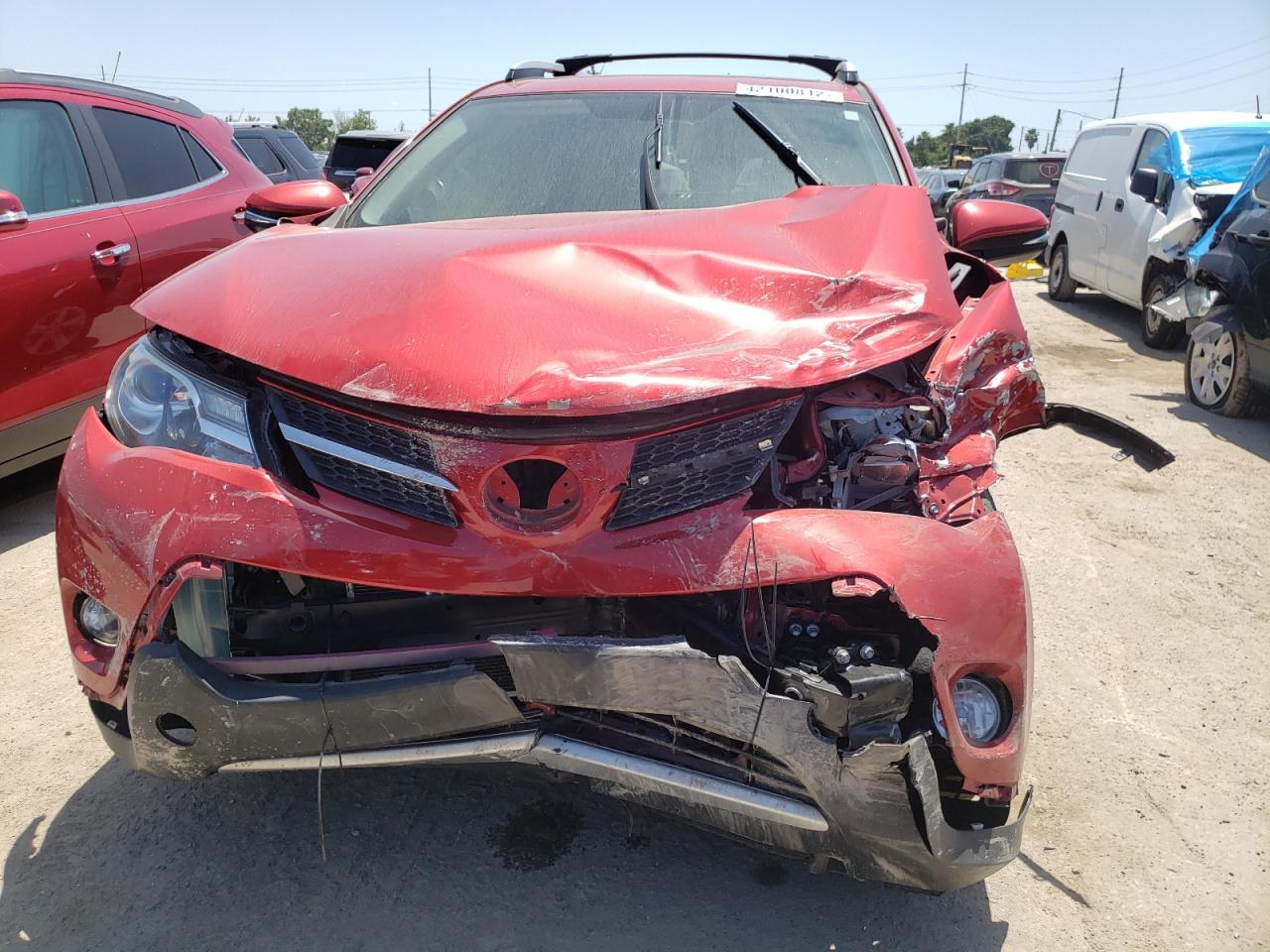 Photo 9 from auction – 2015 TOYOTA RAV4 XLE with VIN JTMWFREV4FD046868