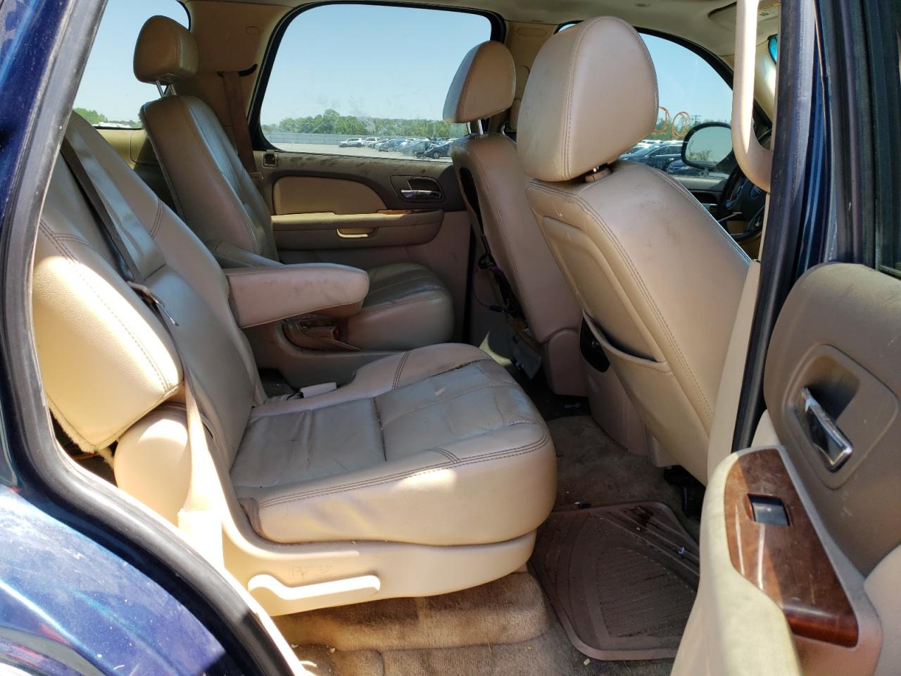 Photo 6 from auction – 2007 GMC YUKON with VIN 1GKFK13057R171701