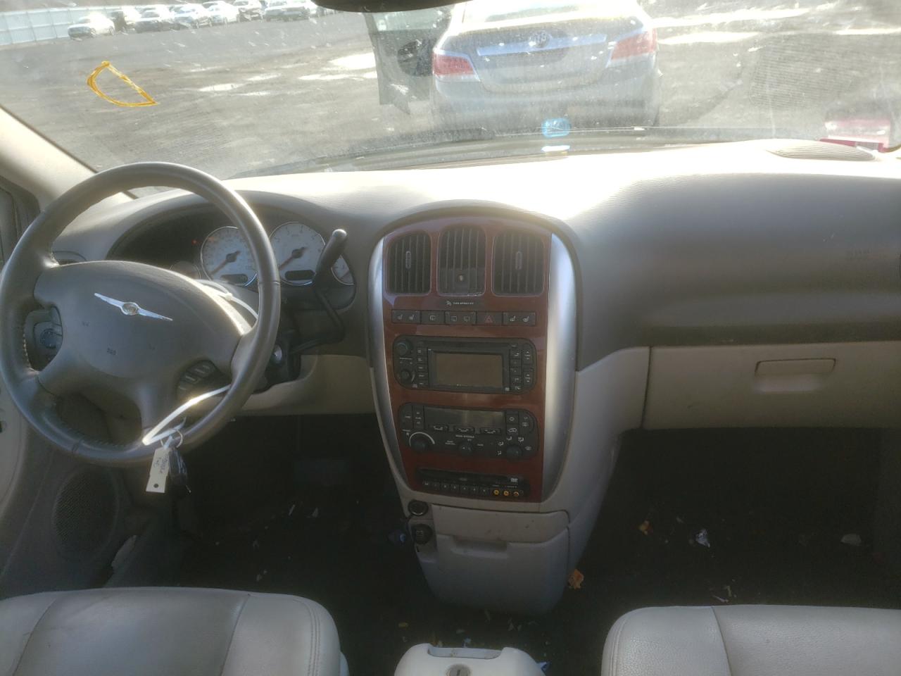 Photo 9 from auction – 2007 CHRYSLER TOWN & COU with VIN 2A4GP64L67R144809