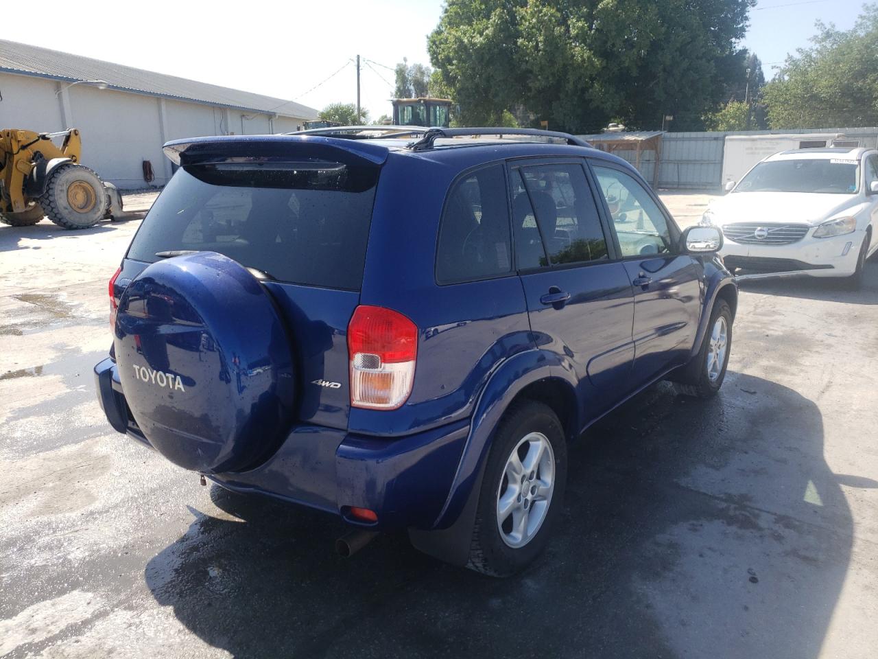 Photo 4 from auction – 2003 TOYOTA RAV4 with VIN JTEHH20V330256409